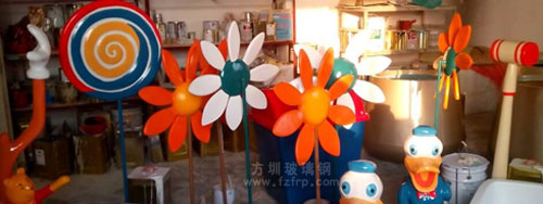 深圳景区玻璃钢卡通主题雕塑为您专业定制