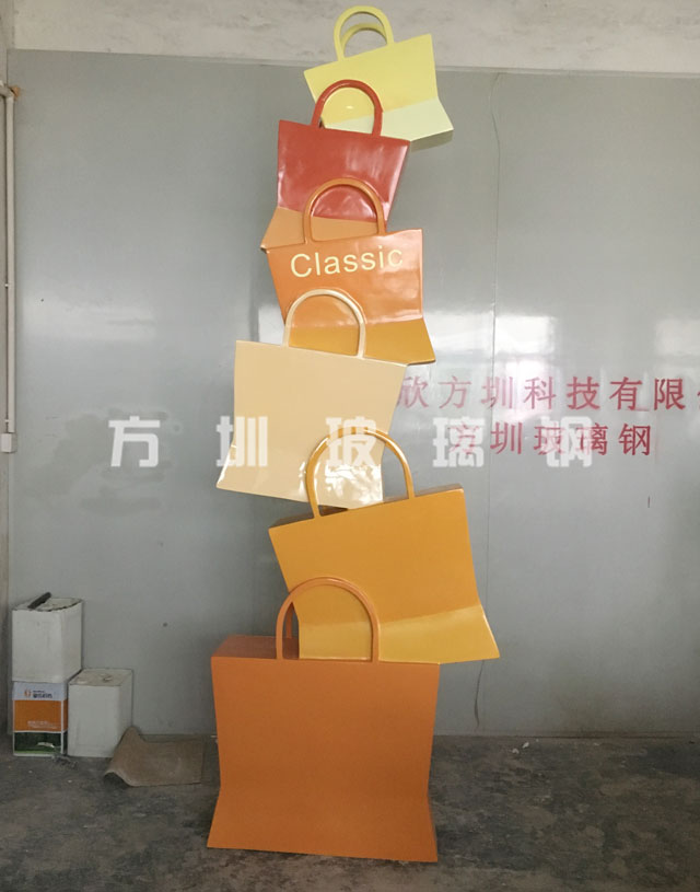 玻璃钢手提袋美陈雕塑