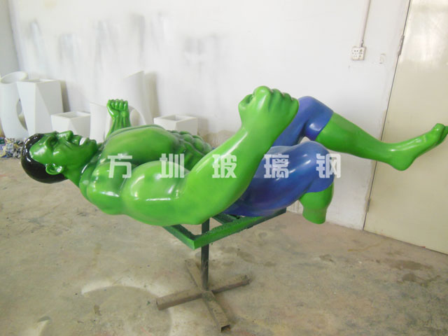 玻璃钢绿色巨人雕塑