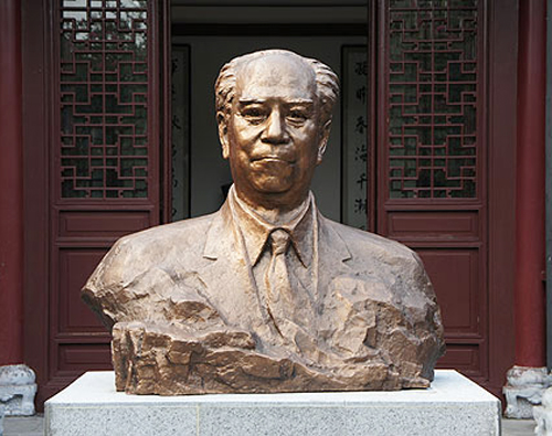 曹俊亮肖像雕塑形神兼备栩栩如生