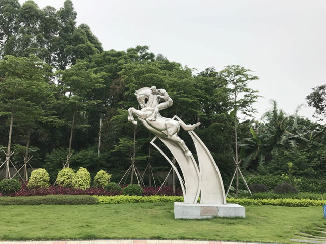 体育主题雕塑