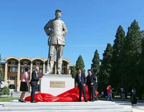 校园雕塑