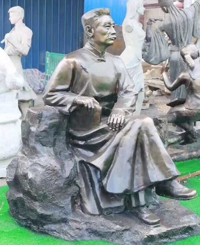 玻璃钢鲁迅雕塑