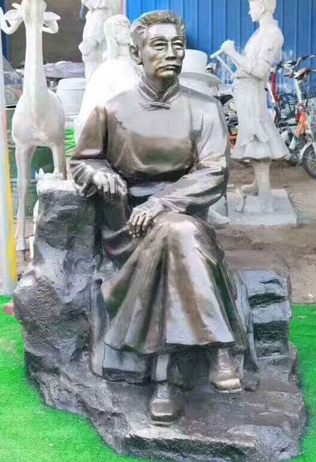 玻璃钢鲁迅雕塑