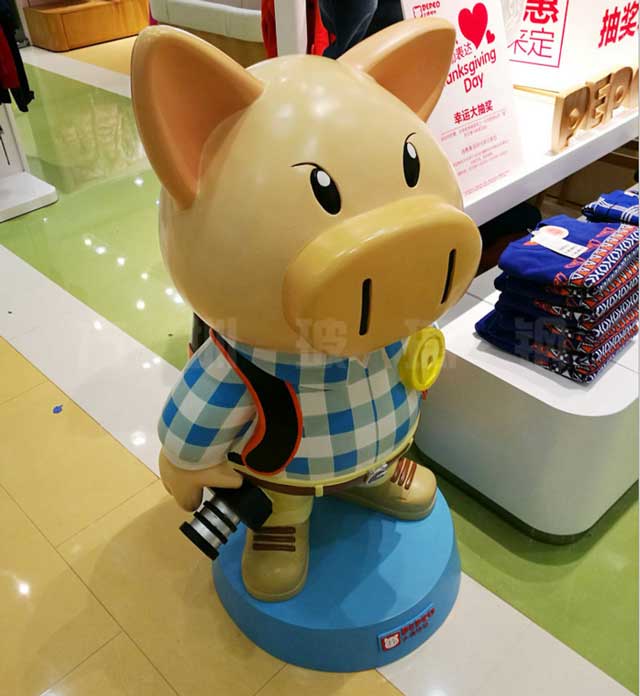 玻璃钢卡通雕塑小猪