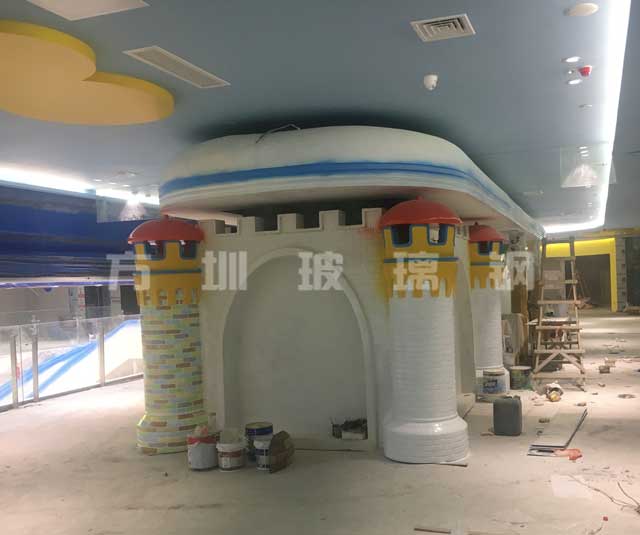 方圳玻璃钢城堡造型雕塑装饰普宁星河商业中心