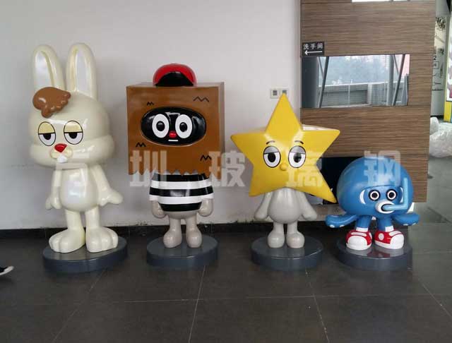 玻璃钢美陈雕塑公仔