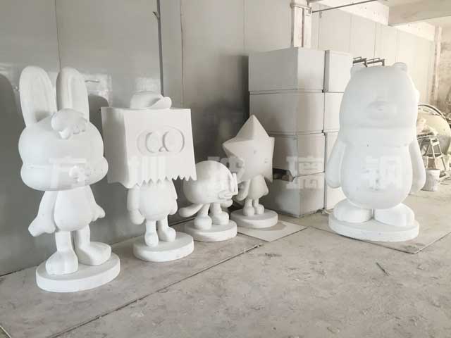 玻璃钢美陈雕塑公仔