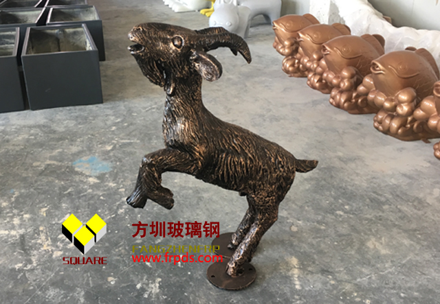 玻璃钢仿铜山羊雕塑
