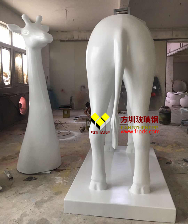 玻璃钢长颈鹿动物雕塑