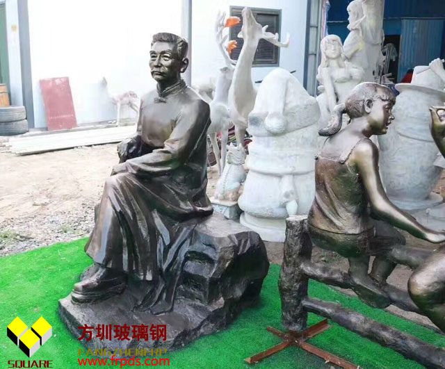 鲁迅铜艺雕塑