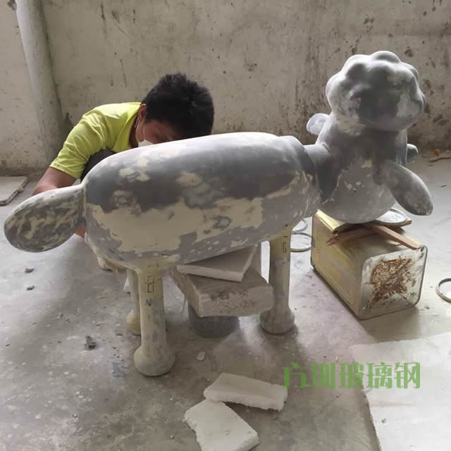 玻璃钢雕塑表面打磨修补工艺