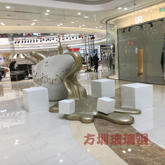 商业美陈雕塑为什么用玻璃钢的？