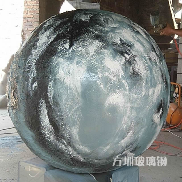 玻璃钢雕塑有哪些性能优势