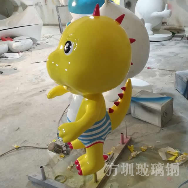 制造玻璃钢雕塑的装饰性喷漆时要考虑什么因素
